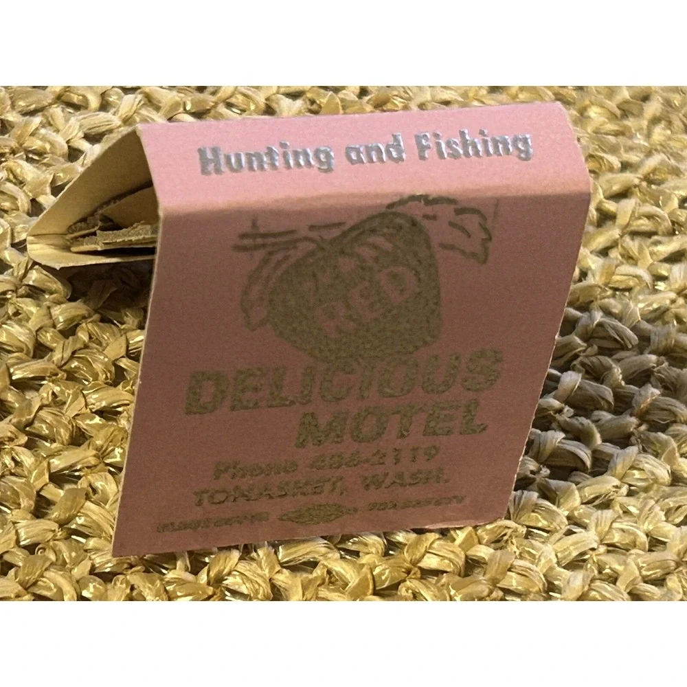 Matchbooks (Lot Of 2) Red Apple Motel - Tonasket, Washington - Okanogan County